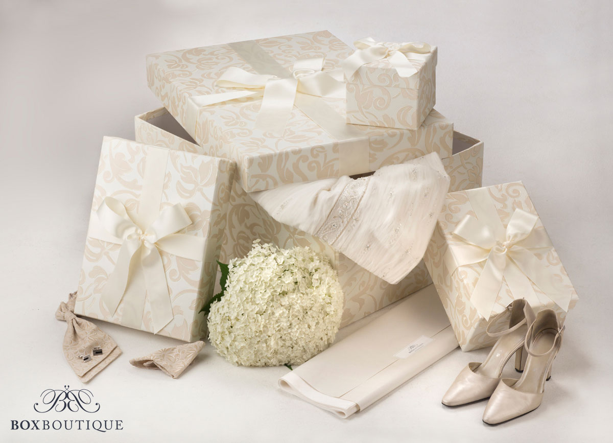 Aufbewahrungsboxen für Hochzeitsoutfit 